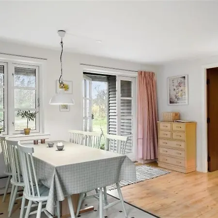 Ingalise - 500m From The Sea By Interhome